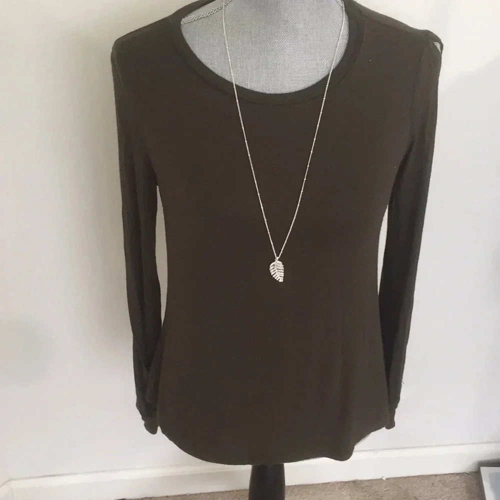 NYTT Green Open Sleeve long sleeve stretchy Top